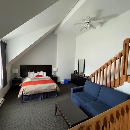 Hotel Vacances Tremblant Mont-Tremblant Ngoại thất bức ảnh