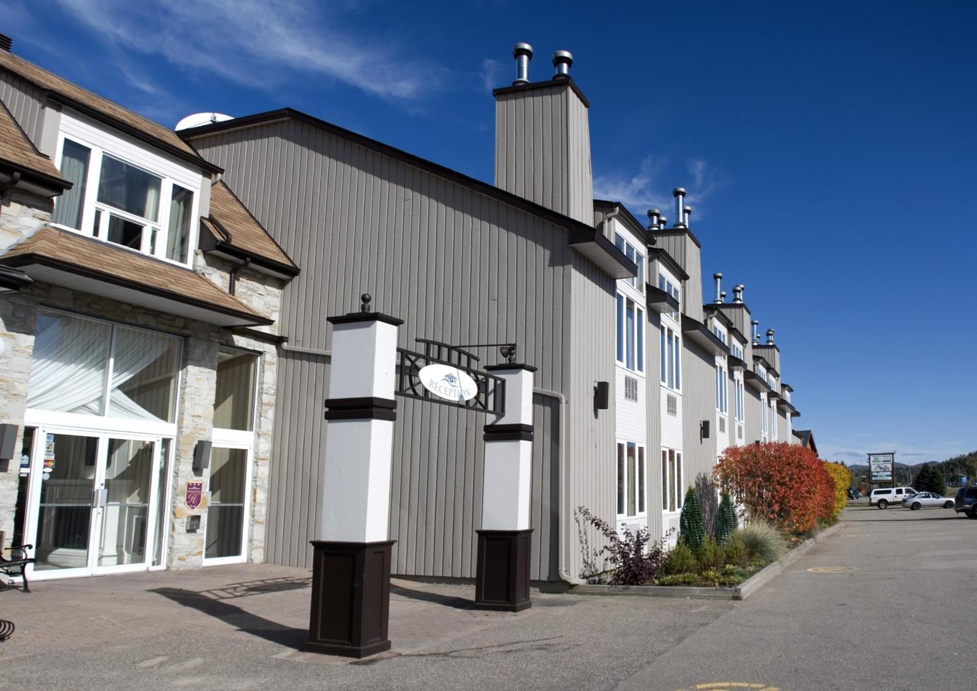 Hotel Vacances Tremblant Mont-Tremblant Ngoại thất bức ảnh