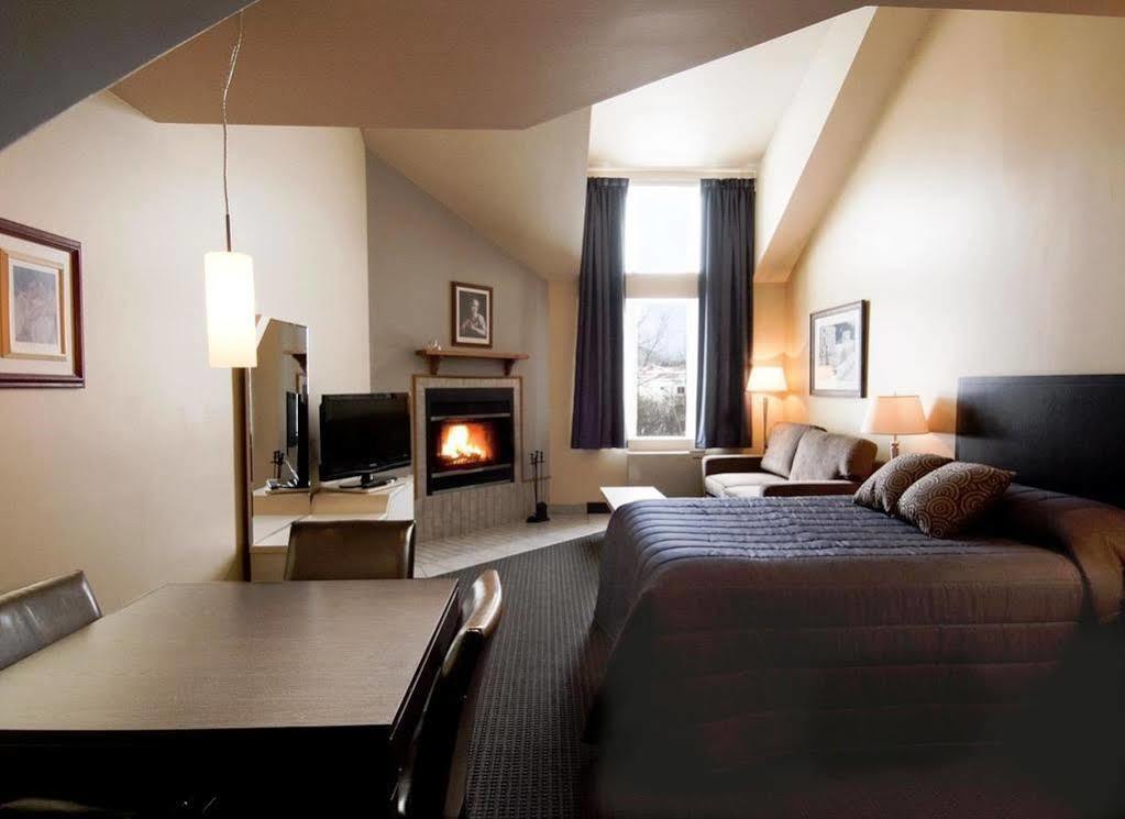 Hotel Vacances Tremblant Mont-Tremblant Ngoại thất bức ảnh