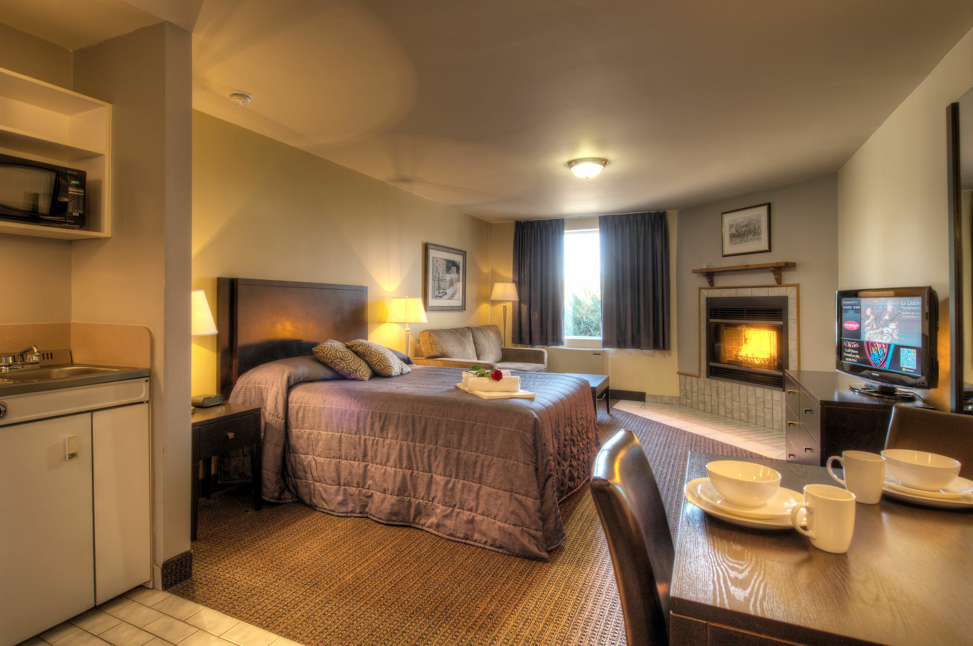 Hotel Vacances Tremblant Mont-Tremblant Ngoại thất bức ảnh